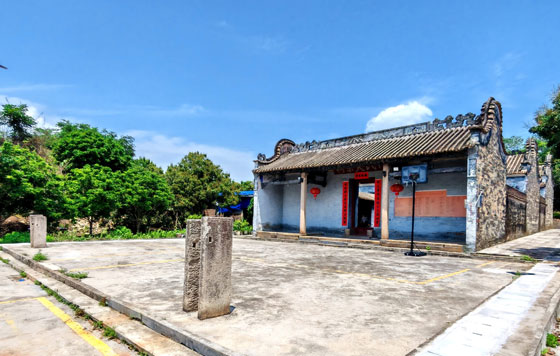 何氏大宗祠（庐江堂）