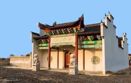 何氏宗祠（尚义堂）