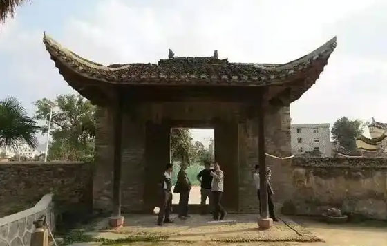 何氏茗贤第民居