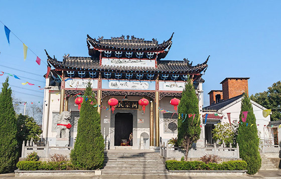 何氏宗祠（六艺堂）