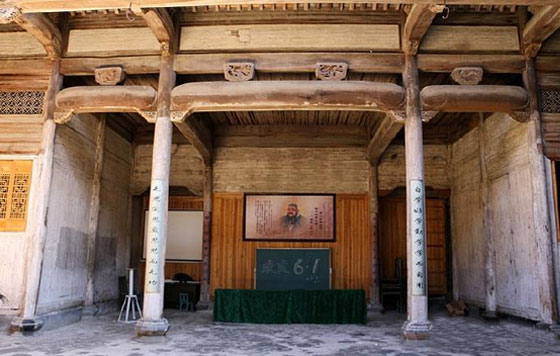 何氏祠堂（仁公祠）