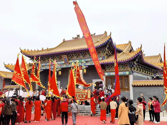 中和山村何氏宗祠