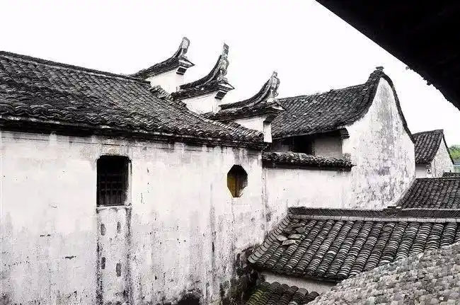 暨阳檀溪何氏宗谱