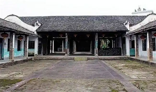 暨阳檀溪何氏宗谱