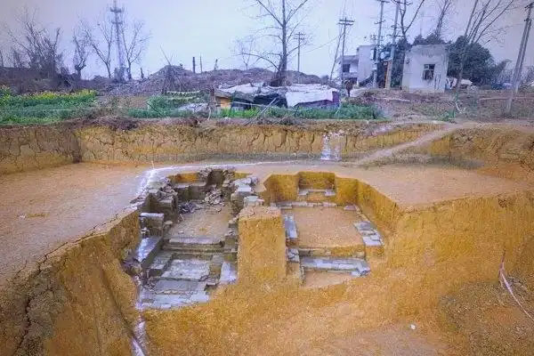 何郯夫妇合葬墓